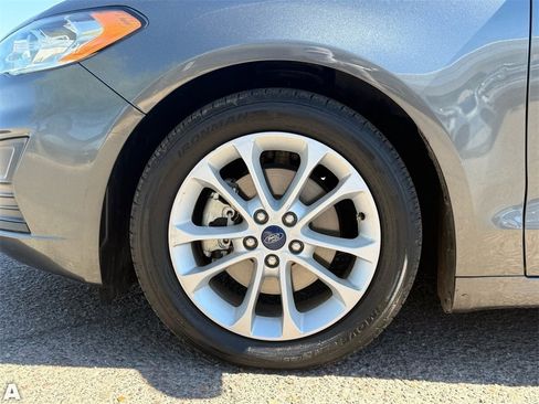 Used 2020 Ford Fusion SE image 10