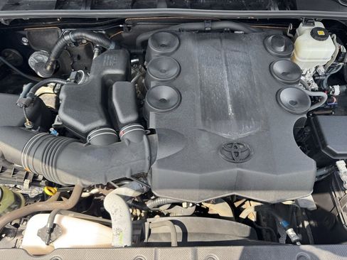 Used 2018 Toyota 4Runner SR5 Premium image 35