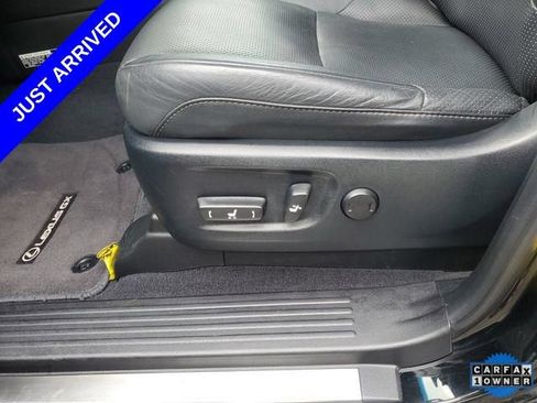 Used 2023 Lexus GX 460 Luxury w/ Accessory Package AWD/4WD image 18