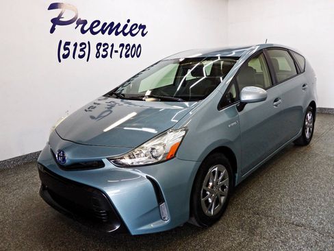 Used 2016 Toyota Prius V Three FWD image 2