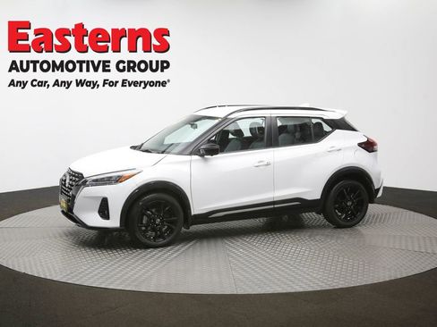 Used 2023 Nissan Kicks SR w/ SR Premium Package FWD image 59