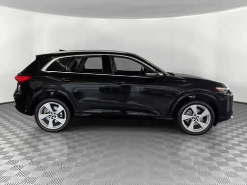 Used 2025 Audi Q5 Premium Plus w/ Premium Plus AWD/4WD image 8