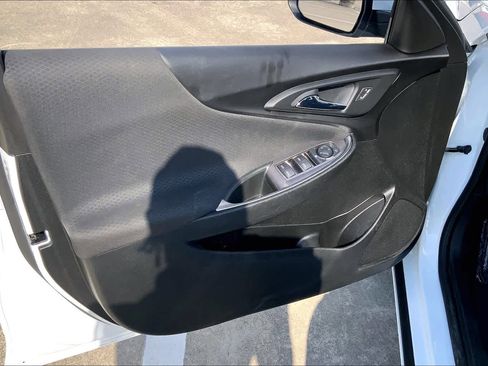 Used 2020 Chevrolet Malibu LT FWD image 22