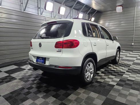 Used 2017 Volkswagen Tiguan S image 5