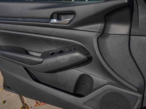 Used 2024 Nissan Altima 2.5 SV image 22