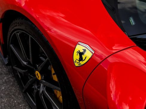 Used 2022 Ferrari SF90 Spider image 16