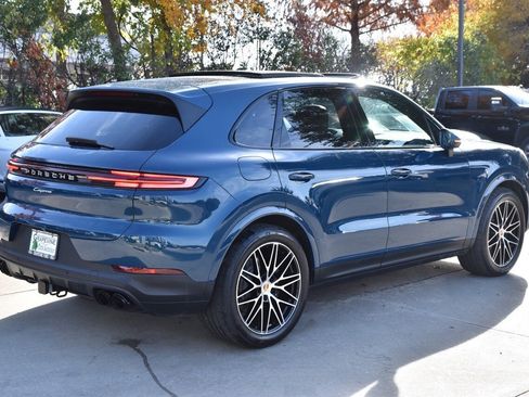 Used 2025 Porsche Cayenne Base image 7