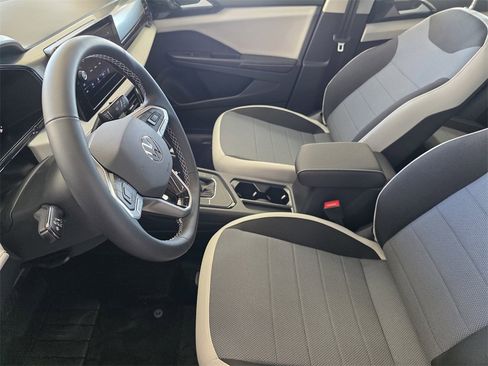 New 2026 Volkswagen Taos S image 9