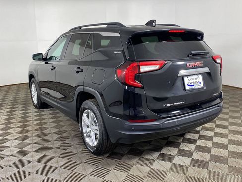 Used 2023 GMC Terrain SLE w/ Driver Convenience Package AWD/4WD image 7