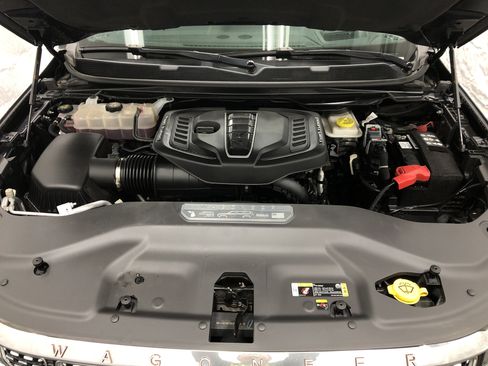 Certified 2023 Jeep Grand Wagoneer L Series III w/ Rear Seat Video Group 1 image 8