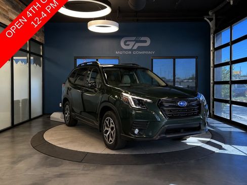Used 2024 Subaru Forester Premium AWD/4WD image 1