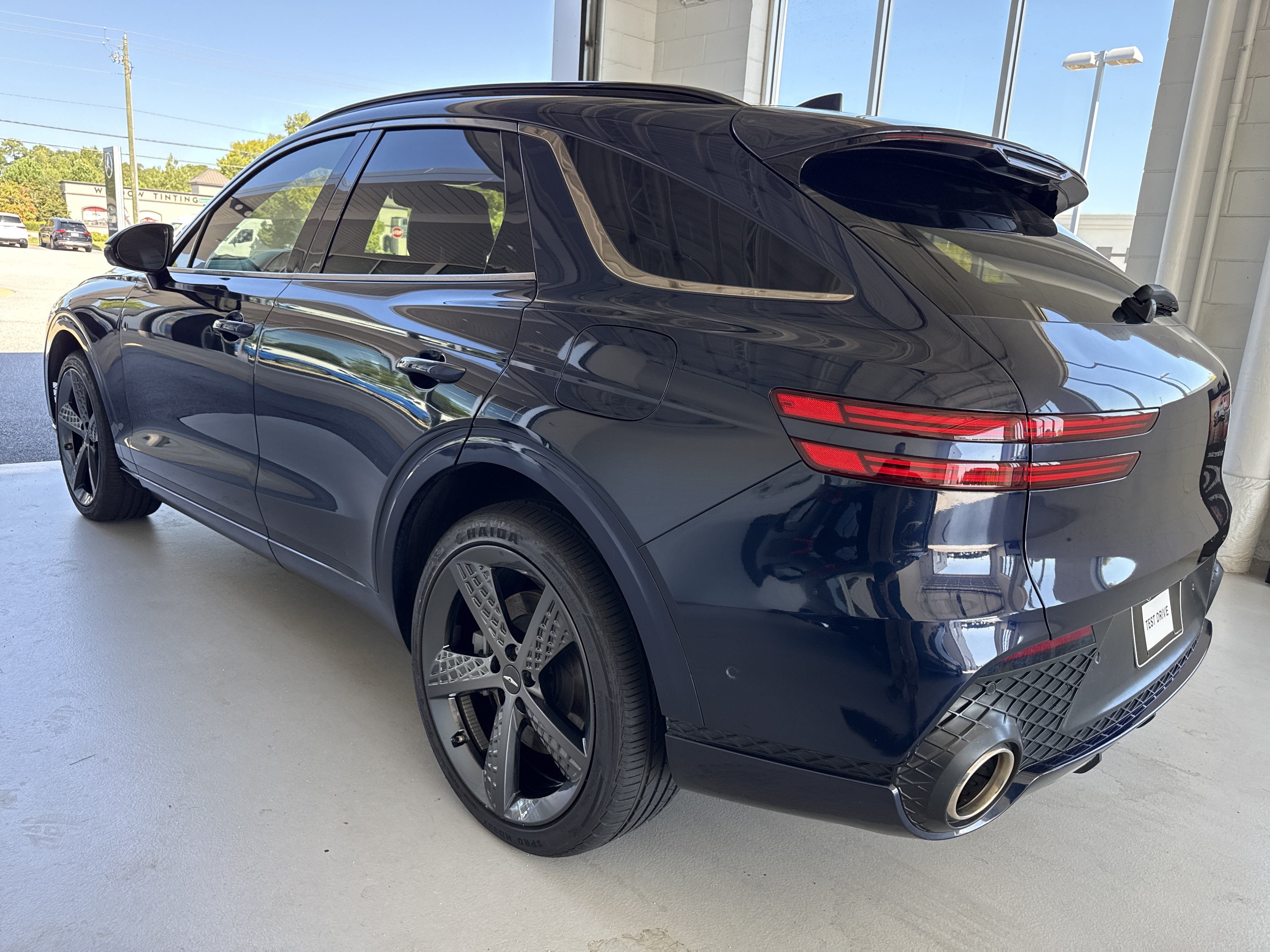 Used 2022 Genesis GV70 3.5T Sport w/ Sport Prestige Package AWD/4WD image 8
