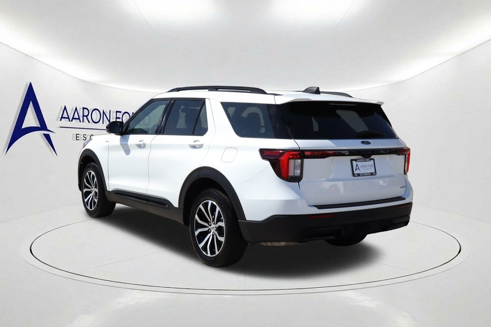 Used 2025 Ford Explorer ST-Line AWD/4WD image 7