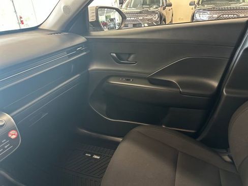 Used 2025 Hyundai Kona SEL AWD/4WD image 23