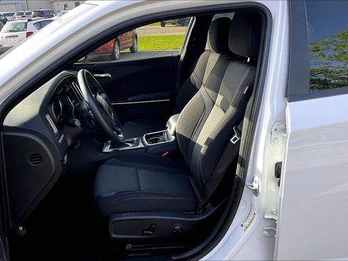 Used 2022 Dodge Charger SXT RWD image 24