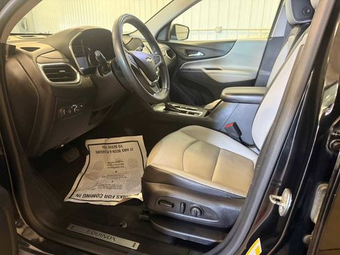 Used 2018 Chevrolet Equinox Premier FWD image 19
