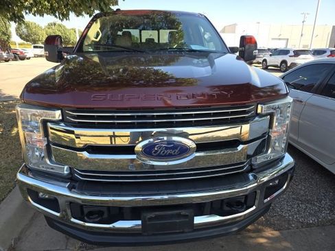 Used 2017 Ford F250 Lariat w/ Lariat Value Package AWD/4WD image 2