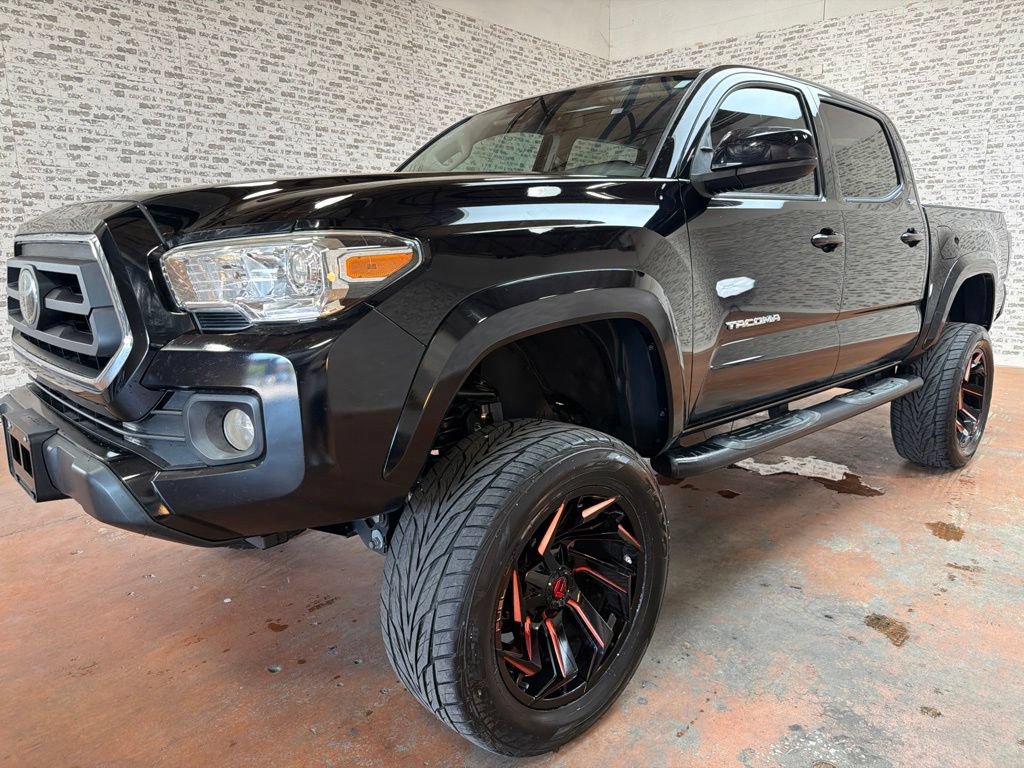 Used 2021 Toyota Tacoma SR5 w/ SR5 Appearance Package (SM) RWD image 3