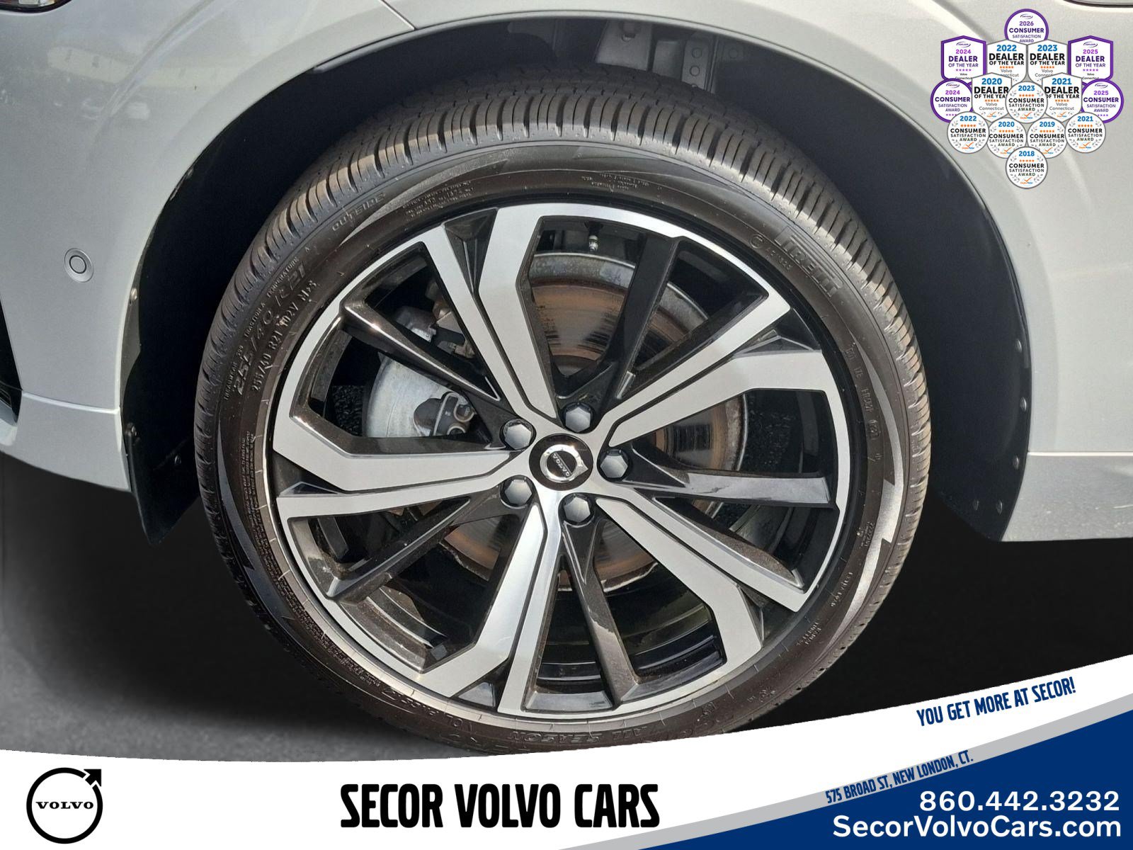 Used 2024 Volvo XC60 T8 Ultimate w/ Protection Package Premier AWD/4WD image 26
