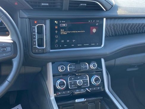 Used 2024 GMC Yukon Denali AWD/4WD image 9