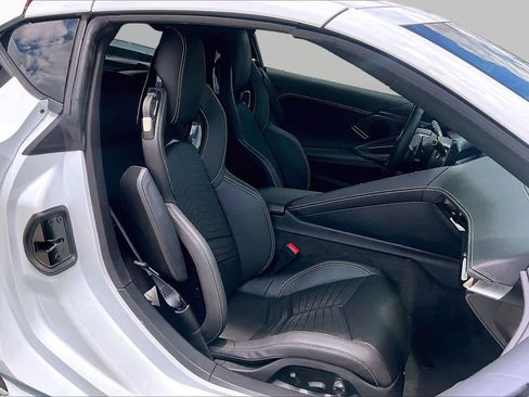 Used 2024 Chevrolet Corvette Z06 RWD image 8