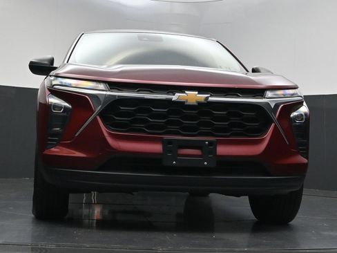 Used 2024 Chevrolet Trax LS w/ Driver Confidence Package FWD image 29