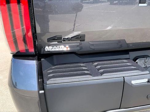 New 2026 Toyota Tundra Limited AWD/4WD image 15
