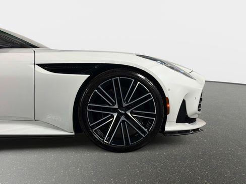 Used 2024 Aston Martin DB12 Coupe RWD image 4