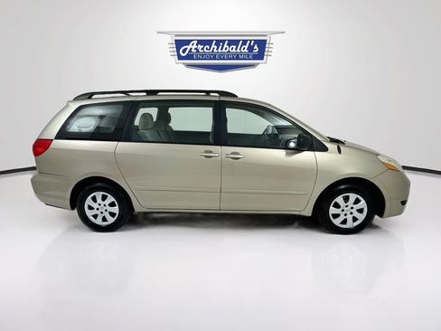 Used 2009 Toyota Sienna CE FWD image 8