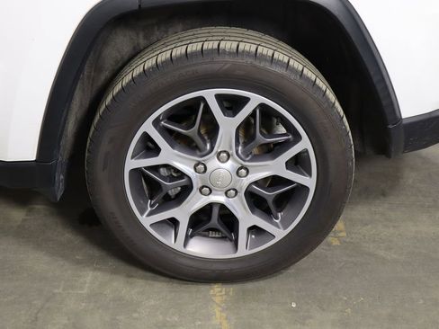 Used 2020 Jeep Grand Cherokee Limited AWD/4WD image 43