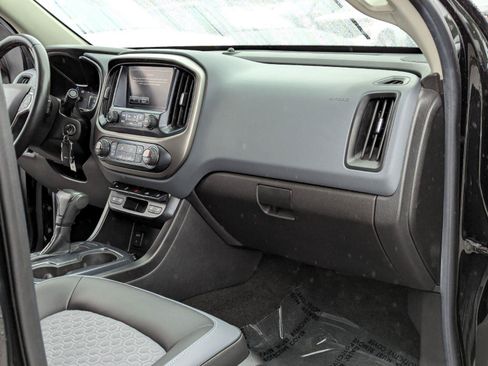 Used 2018 Chevrolet Colorado Z71 AWD/4WD image 11
