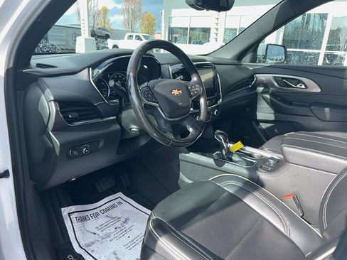 Used 2022 Chevrolet Traverse Premier image 17