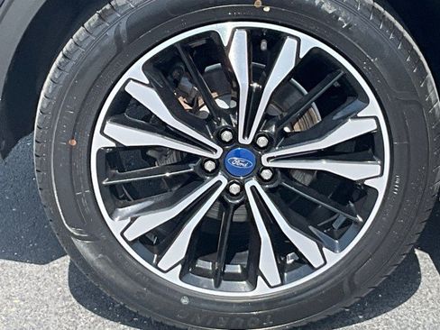 Used 2021 Ford Escape SE w/ SE Sport Appearance Package FWD image 8