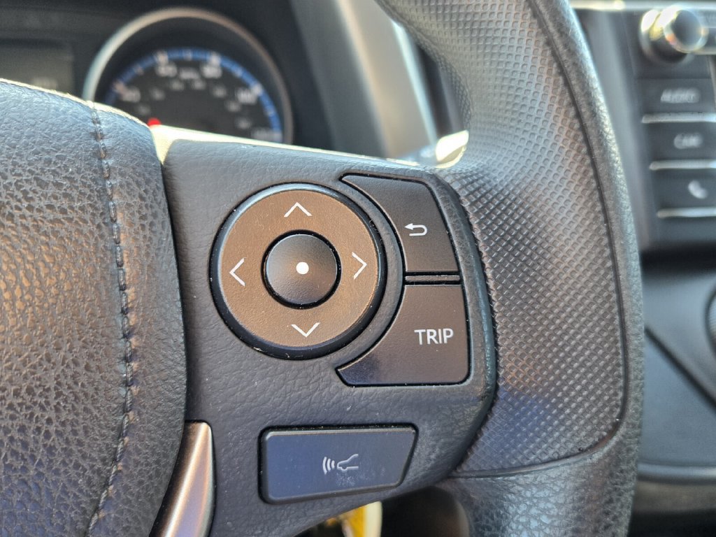 Used 2017 Toyota RAV4 LE FWD image 22