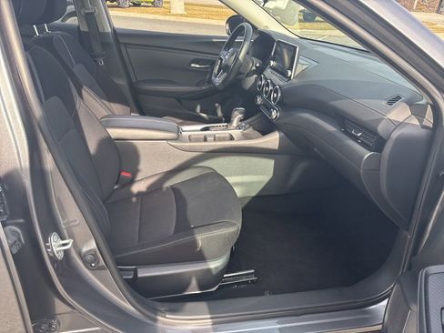 Used 2023 Nissan Sentra SV FWD image 28