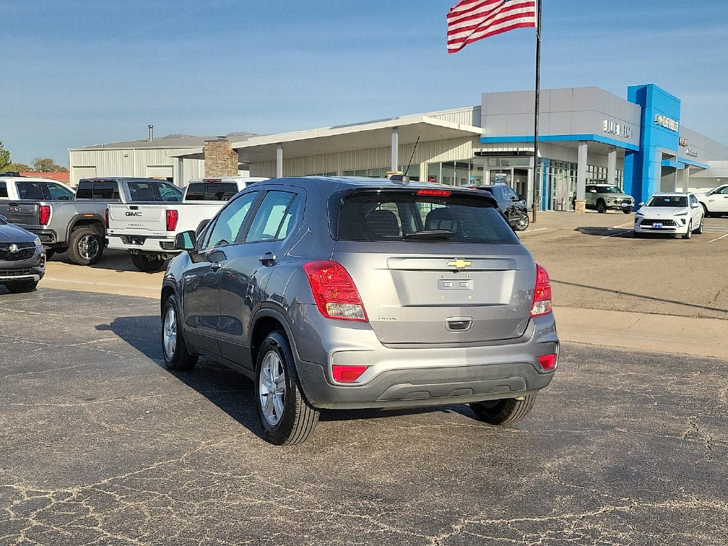 Used 2020 Chevrolet Trax LS FWD image 4