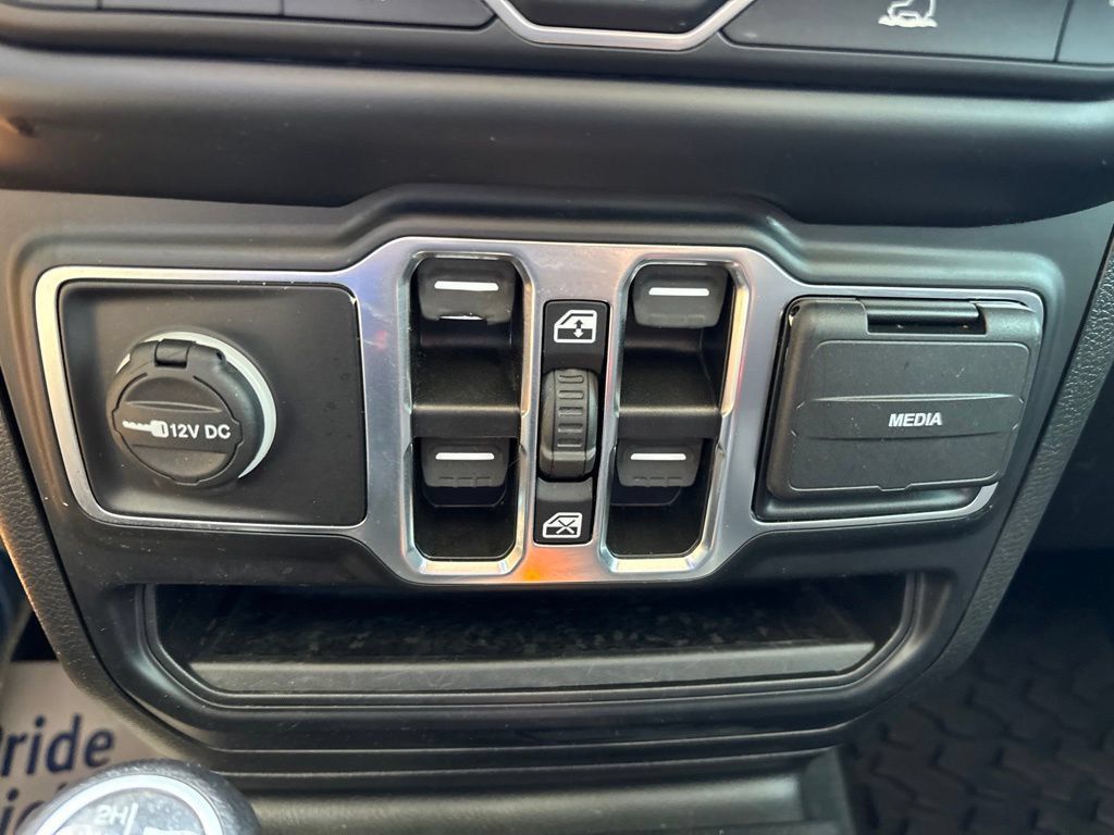 Used 2022 Jeep Wrangler Unlimited Sport AWD/4WD image 42