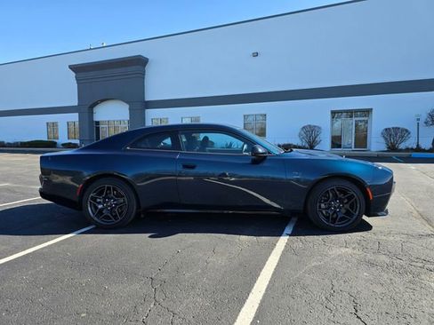 Used 2024 Dodge Charger Daytona R/T w/ Plus Group AWD/4WD image 5