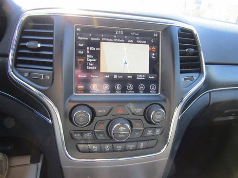 Used 2018 Jeep Grand Cherokee Limited image 22