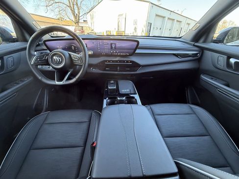 Used 2025 Buick Enclave Sport Touring image 20