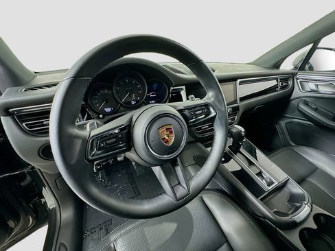 Certified 2022 Porsche Macan AWD/4WD image 12