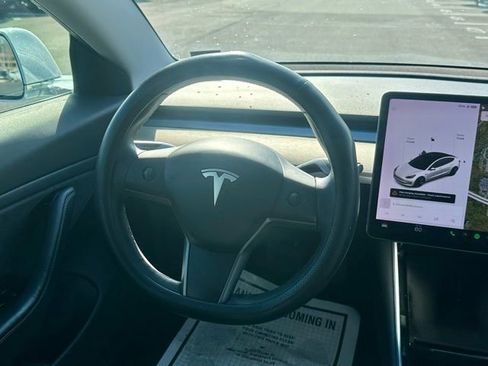 Used 2019 Tesla Model 3 Standard Range Plus image 20