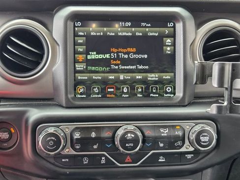 Used 2022 Jeep Wrangler Unlimited Sport AWD/4WD image 18