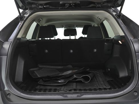 Used 2021 Toyota RAV4 LE AWD/4WD image 18