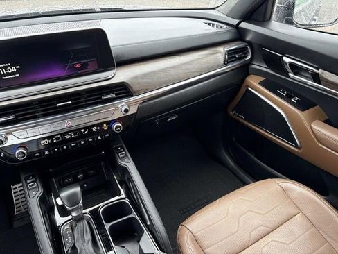 Used 2022 Kia Telluride SX w/ SX Prestige Package image 13