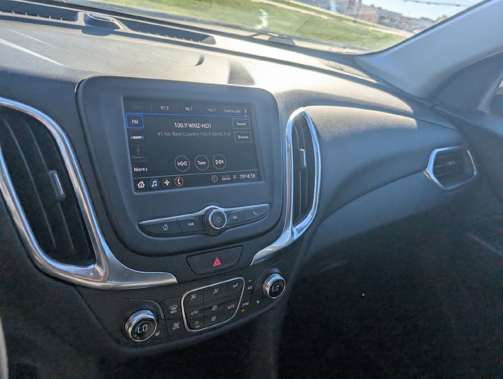 Used 2021 Chevrolet Equinox LT FWD image 20