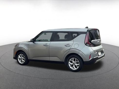 Used 2025 Kia Soul LX w/ LX Technology Package image 10