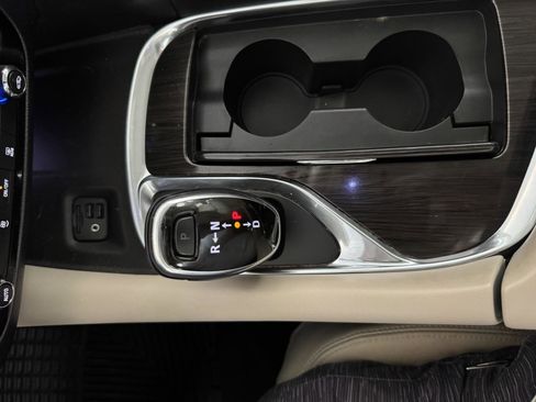 Used 2021 Buick Enclave Essence w/ Sound and Sites Package image 16