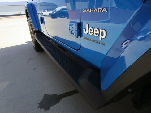 Used 2024 Jeep Wrangler Unlimited Sahara AWD/4WD image 36