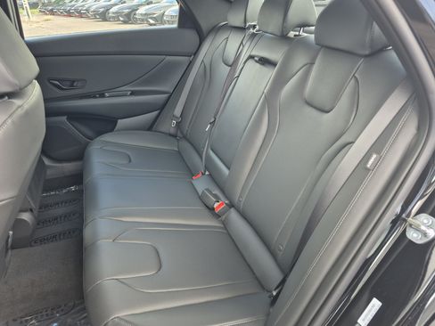 New 2026 Hyundai Elantra SEL Sport FWD image 18
